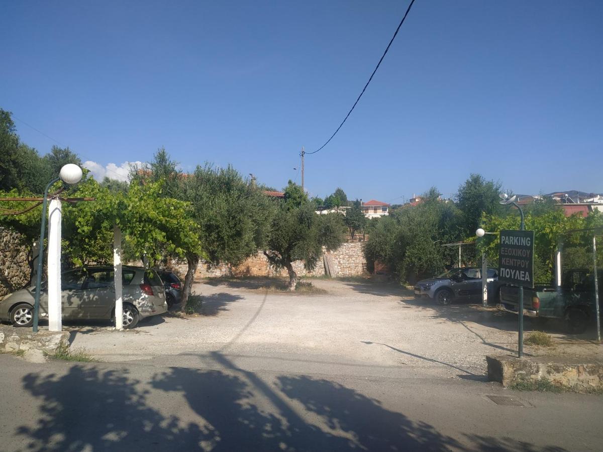 Poulea Rooms Kalamata Exterior photo